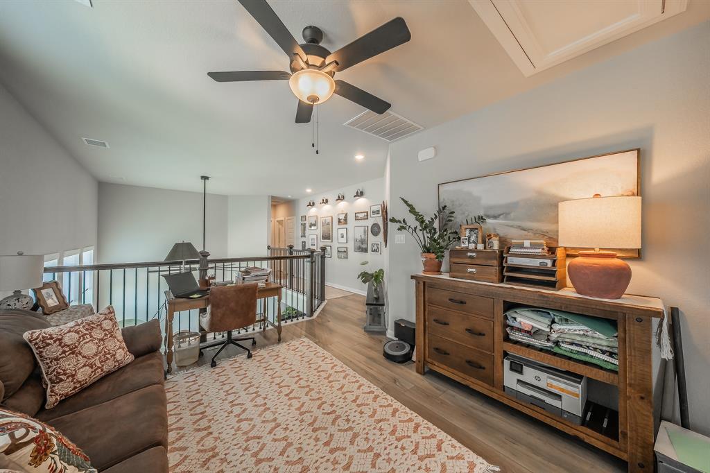 1401 Roundup Way Property Photo 18