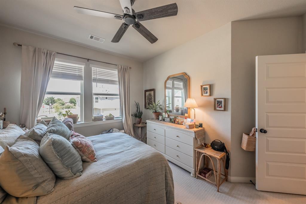 1401 Roundup Way Property Photo 21