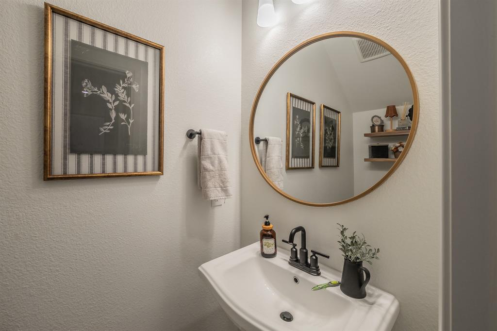 1401 Roundup Way Property Photo 25
