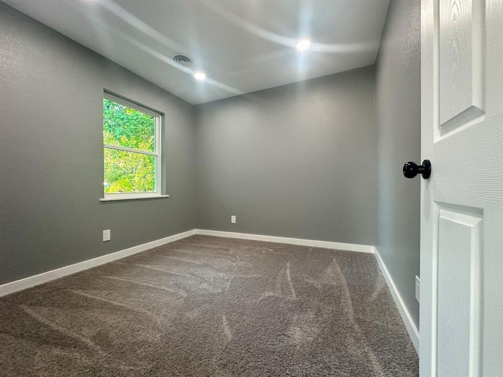 2710 Roberts Circle Property Photo 6