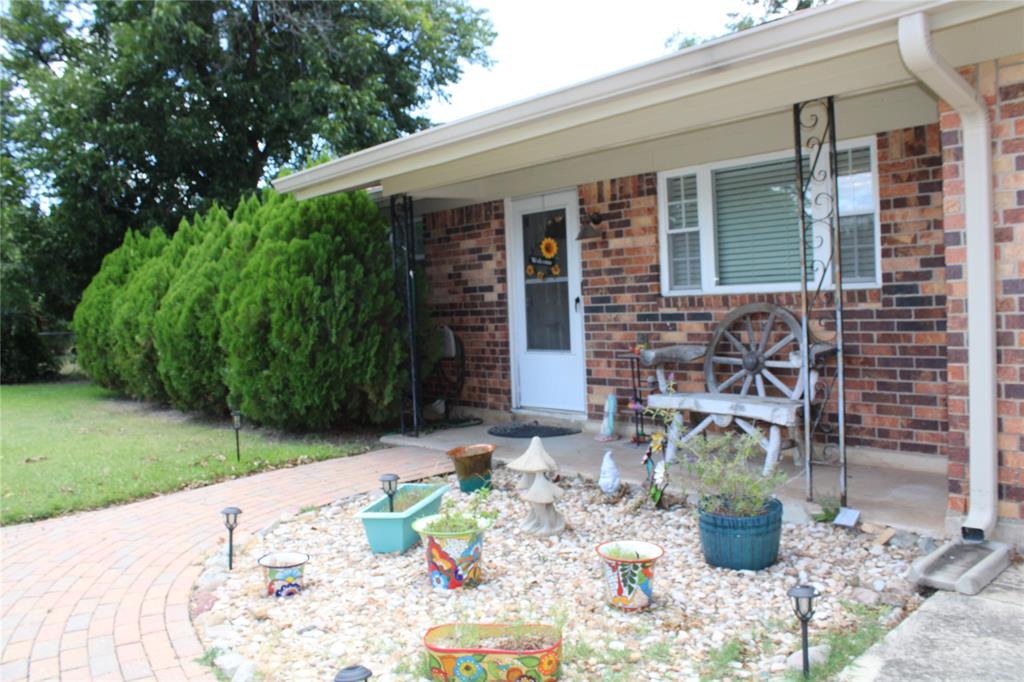 208 Park Dr Property Photo 3