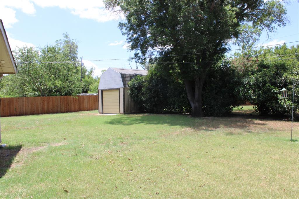 208 Park Dr Property Photo 7