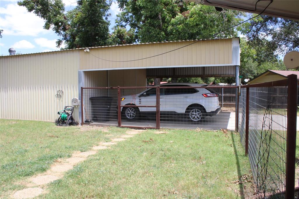 208 Park Dr Property Photo 11