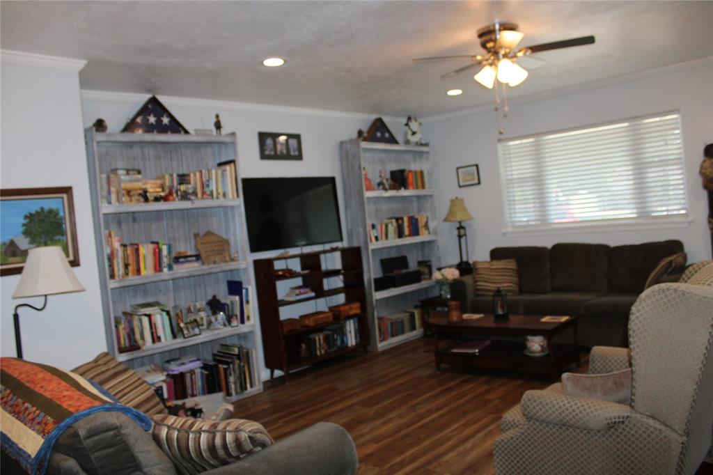 208 Park Dr Property Photo 12