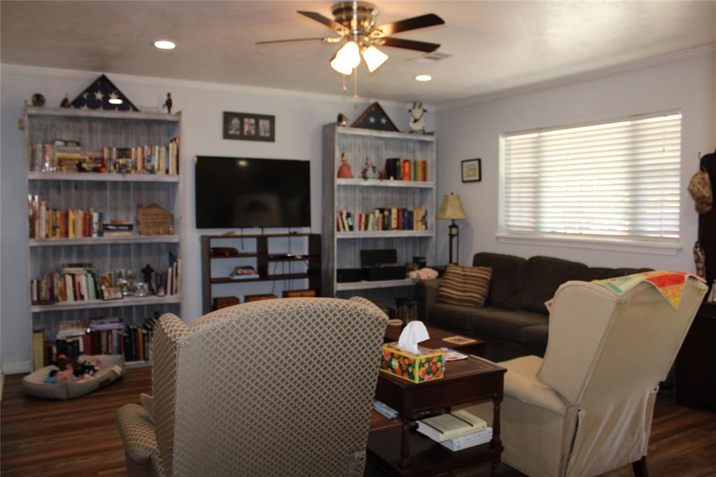 208 Park Dr Property Photo 14