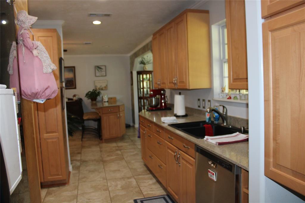 208 Park Dr Property Photo 20