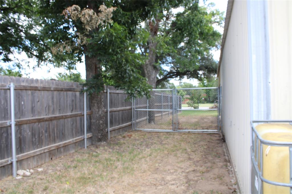 208 Park Dr Property Photo 40