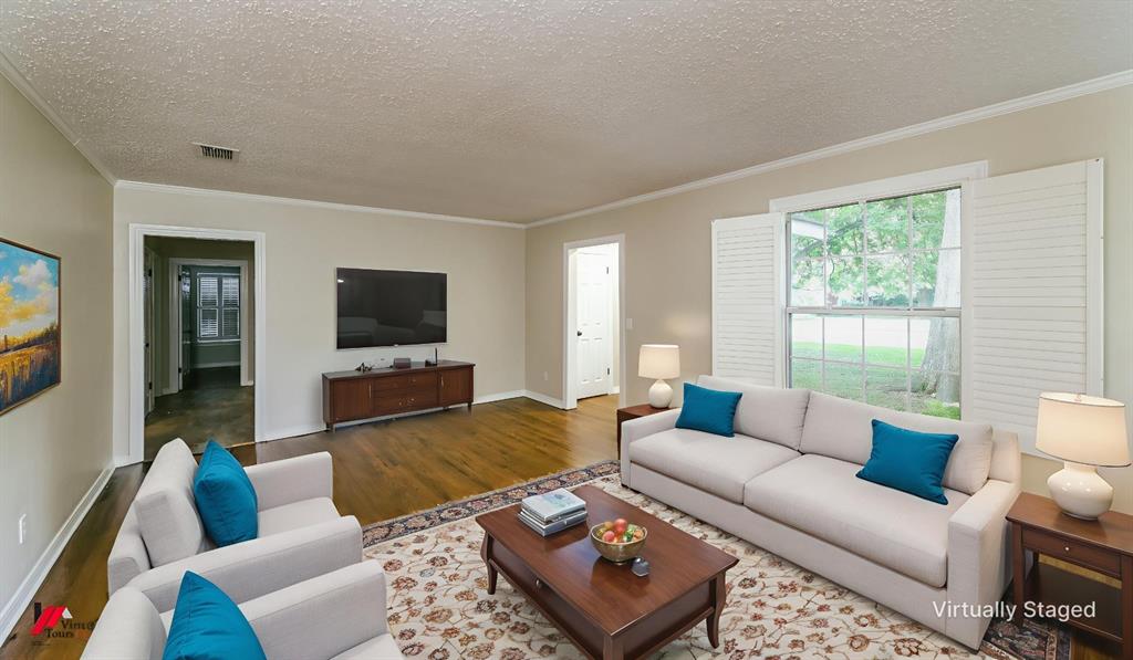 416 Albany Avenue Property Photo 3