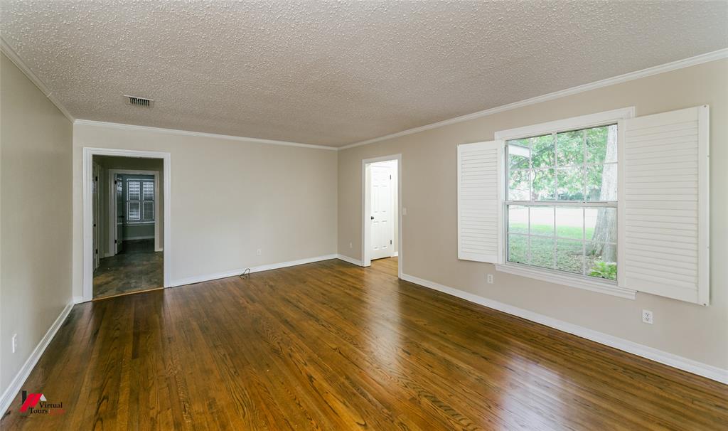 416 Albany Avenue Property Photo 4