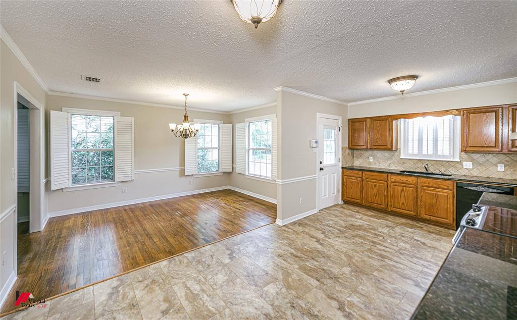 416 Albany Avenue Property Photo 10