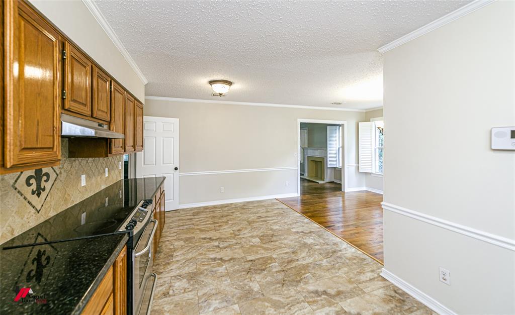 416 Albany Avenue Property Photo 14
