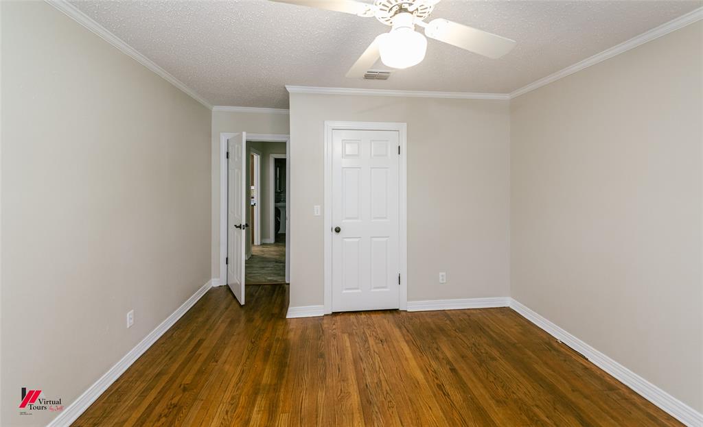 416 Albany Avenue Property Photo 24