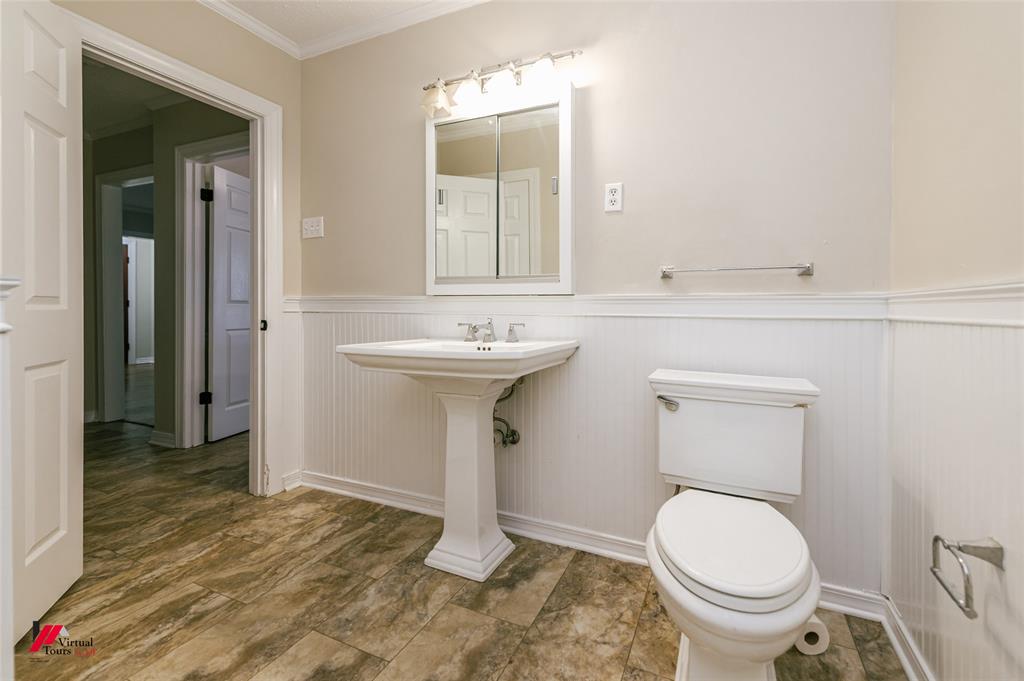 416 Albany Avenue Property Photo 25