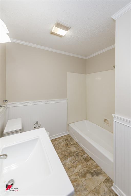 416 Albany Avenue Property Photo 26