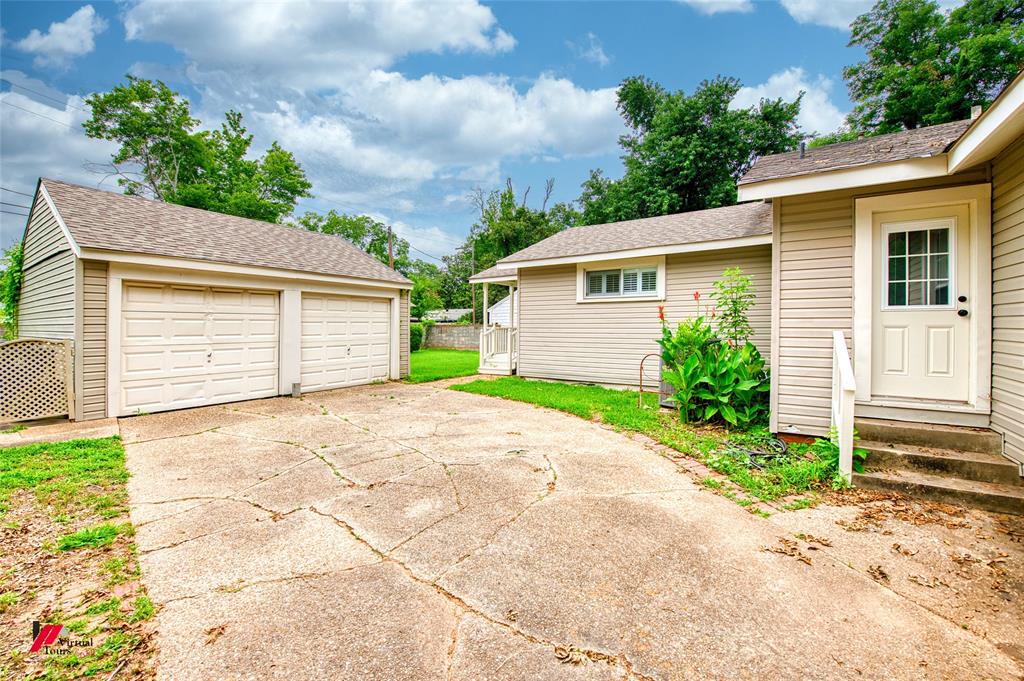 416 Albany Avenue Property Photo 37
