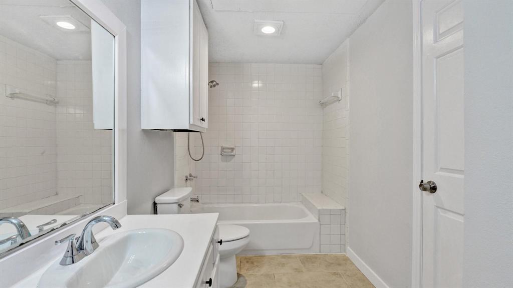 9601 Forest Lane 1113 Property Photo 11