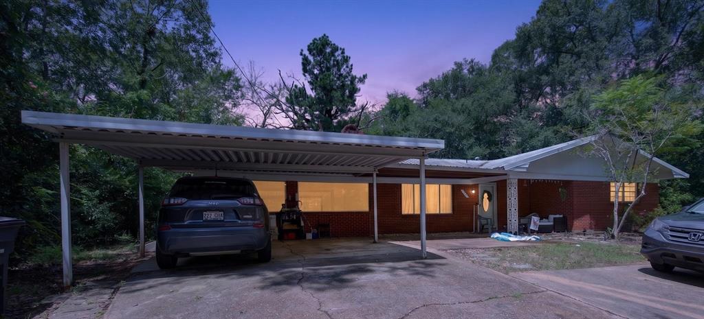 1504 Emanuel Property Photo 3