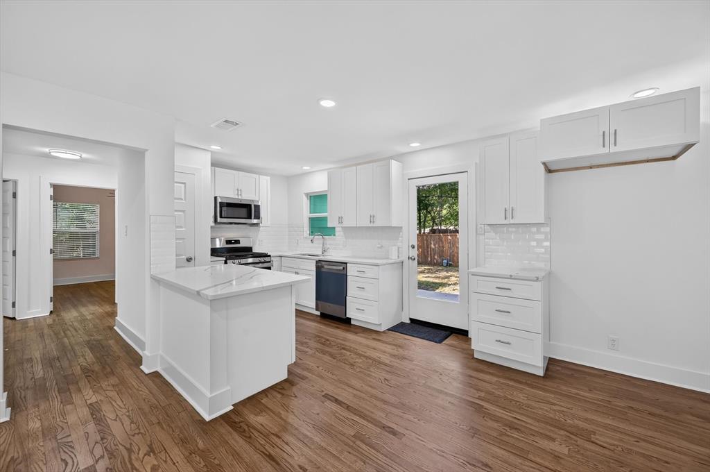 609 Jardin Drive Property Photo 11