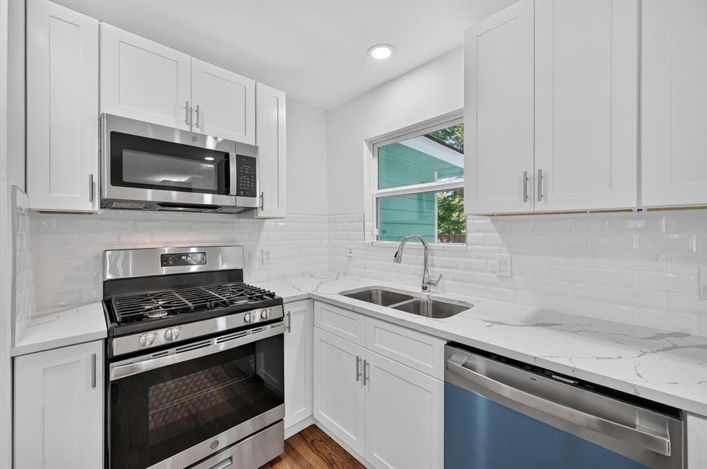 609 Jardin Drive Property Photo 14