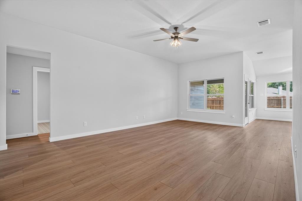 423 Rose Avenue Property Photo 6