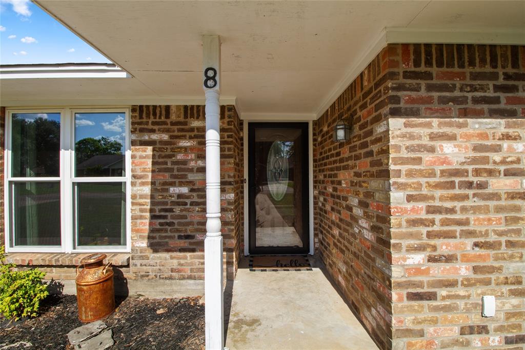 8 Circle Drive Property Photo 2