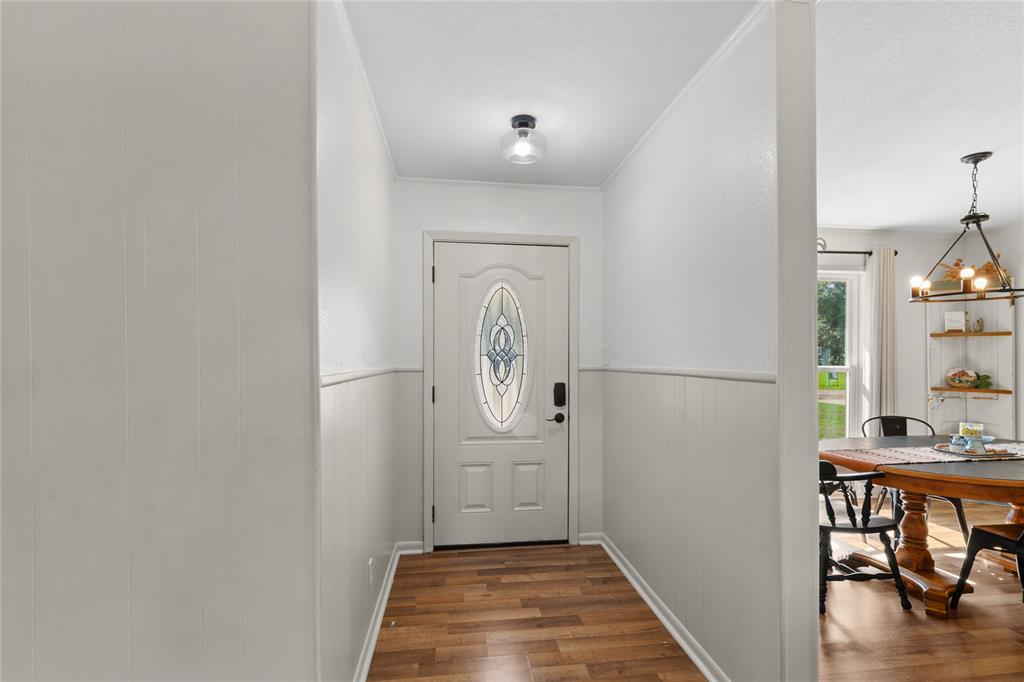 8 Circle Drive Property Photo 3