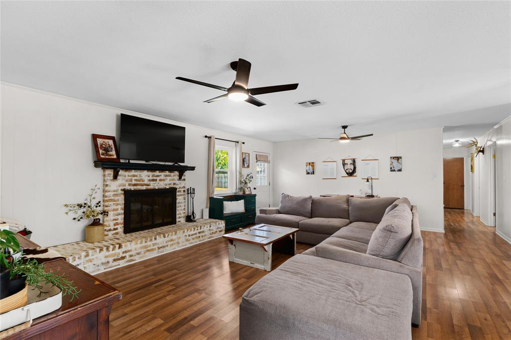 8 Circle Drive Property Photo 4