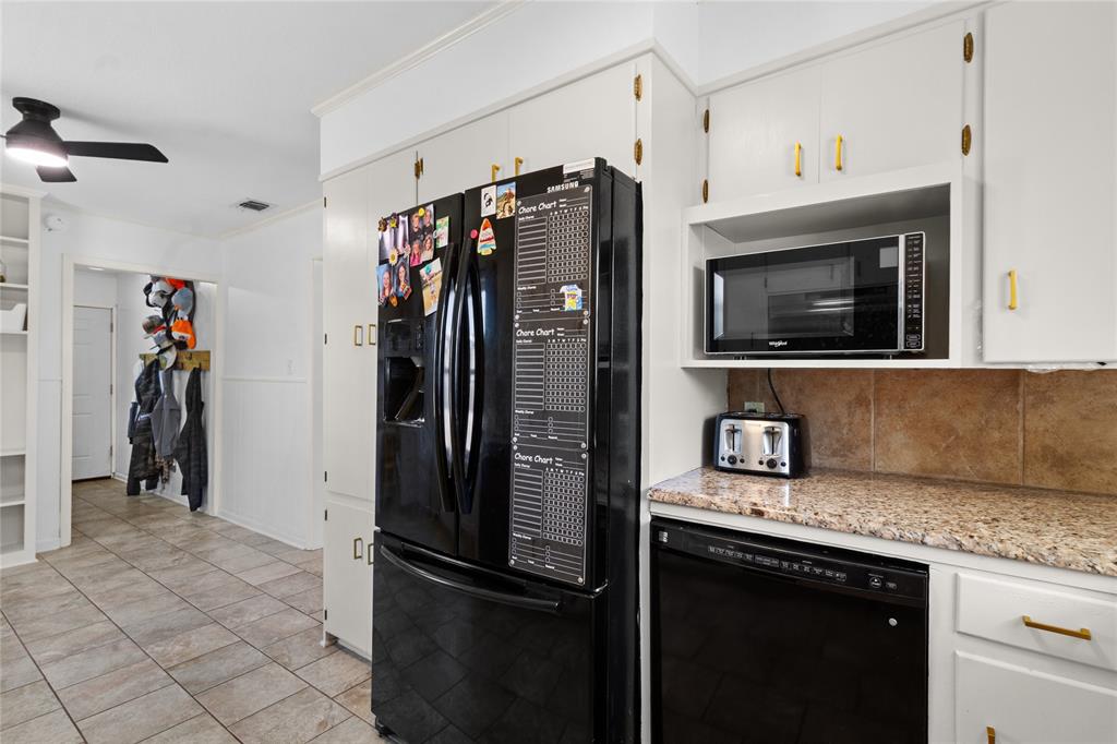 8 Circle Drive Property Photo 14