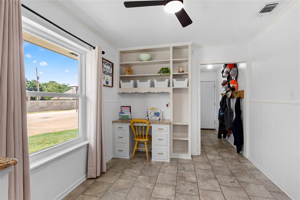 8 Circle Drive Property Photo 16