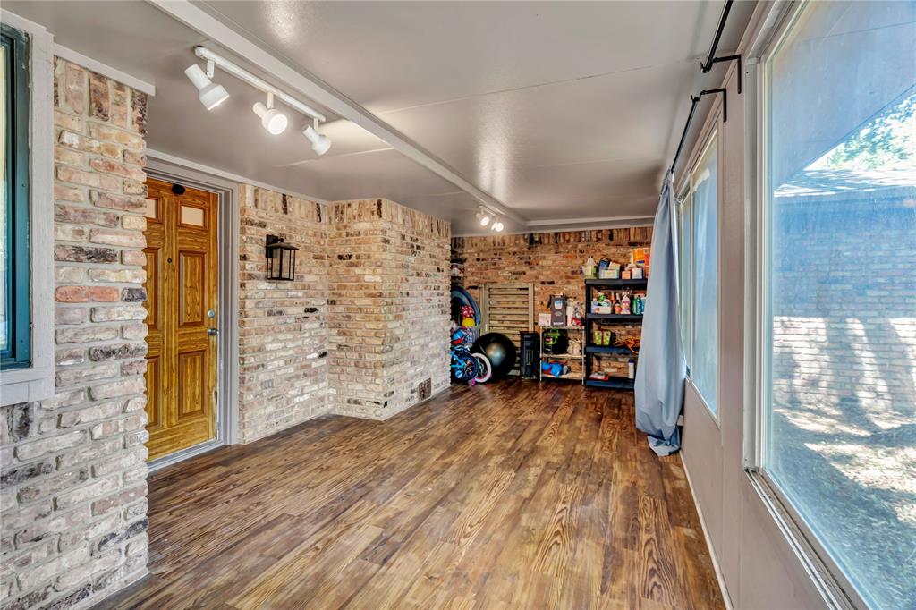 801 Waynelee Drive Property Photo 10