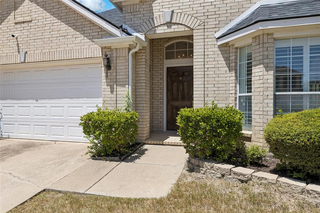 5787 Walnut Creek Drive Property Photo 3