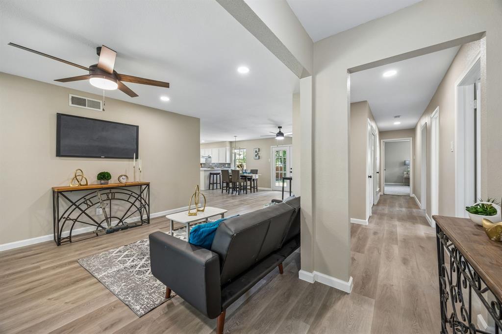 1725 Bardfield Avenue Property Photo 3