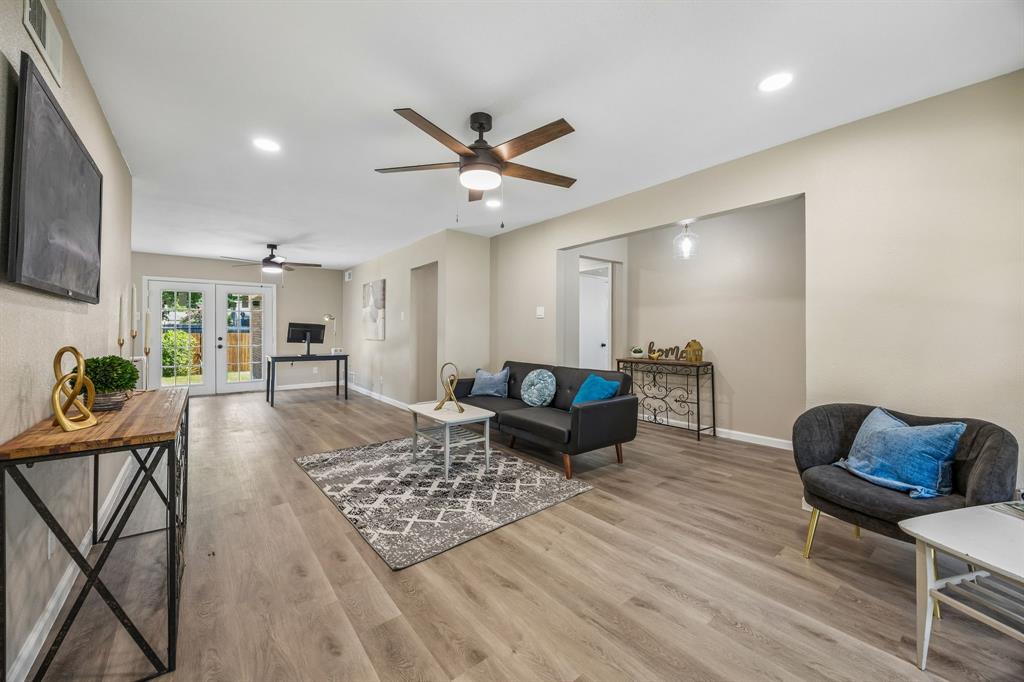 1725 Bardfield Avenue Property Photo 4