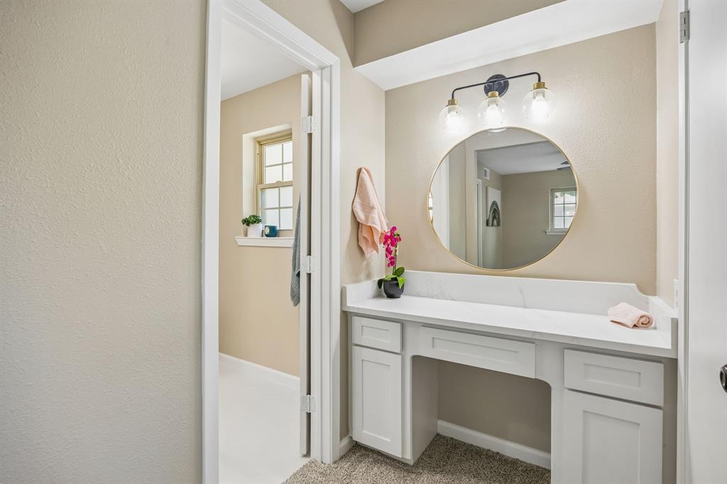 1725 Bardfield Avenue Property Photo 13