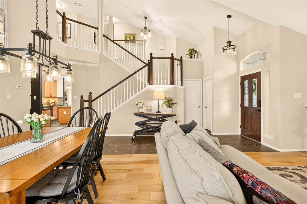 2518 Hourless Oaks Property Photo 4