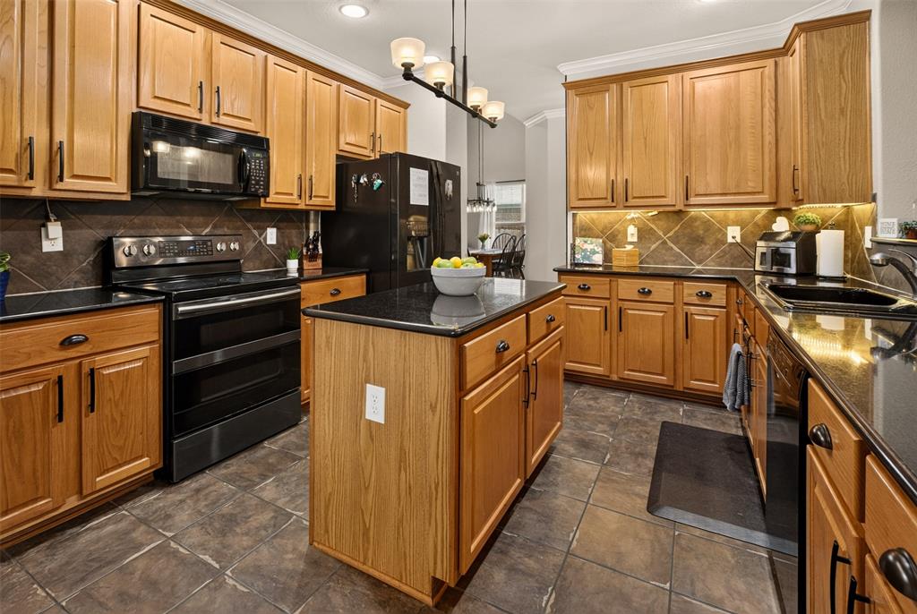 2518 Hourless Oaks Property Photo 6