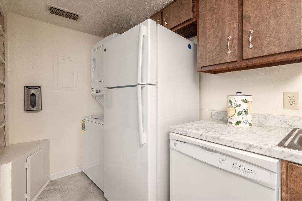 104 Harbor Drive 111 Property Photo 23