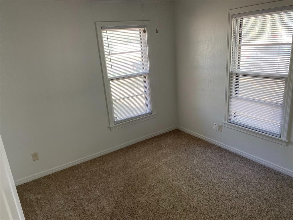 2371 Moore Street Property Photo 8