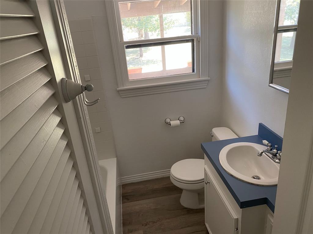 2371 Moore Street Property Photo 9