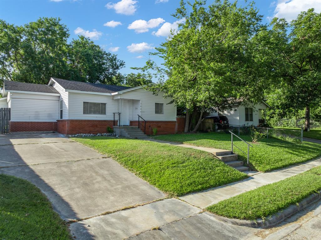 3804 Belmont Drive Property Photo 2