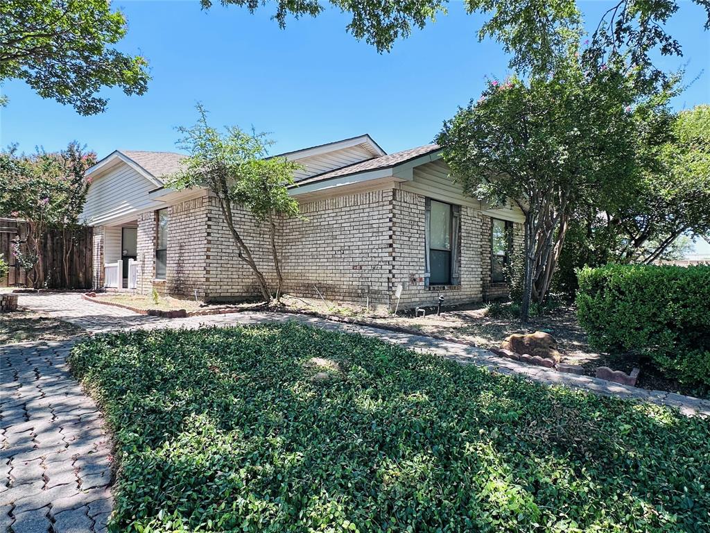 1501 Wheatfield Court Property Photo 1