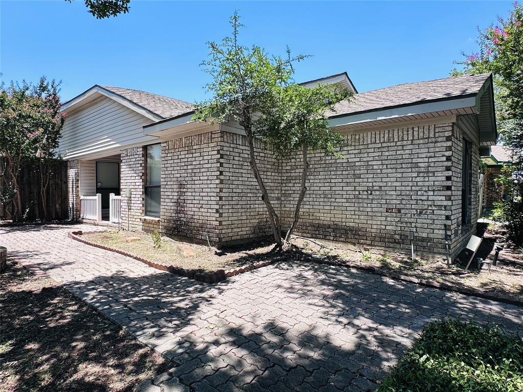 1501 Wheatfield Court Property Photo 2