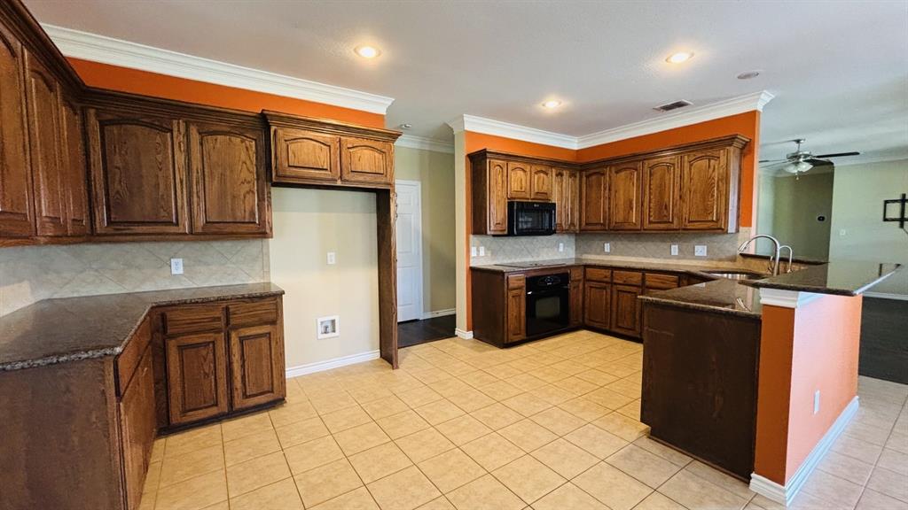 395 Pecan Court Property Photo 7