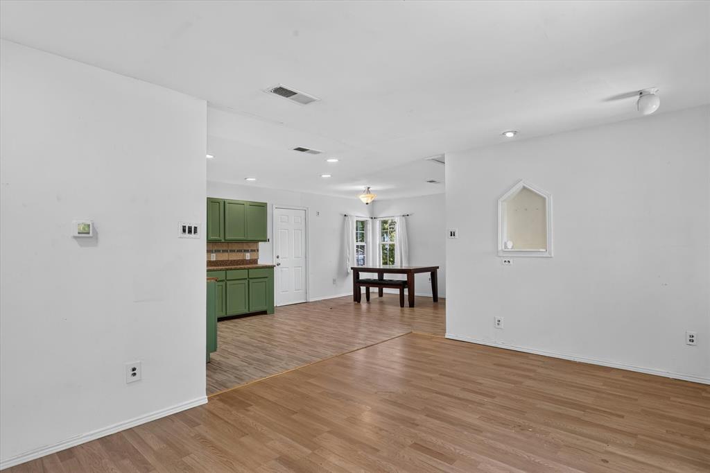 4912 Borden Drive Property Photo 3