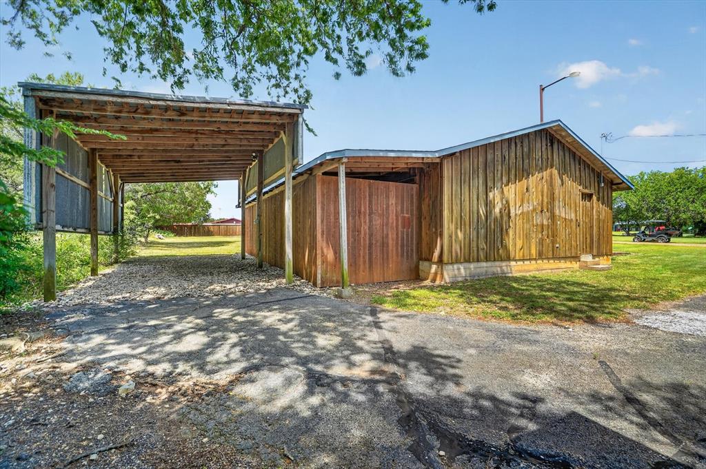 418 County Road 1627 Property Photo 34