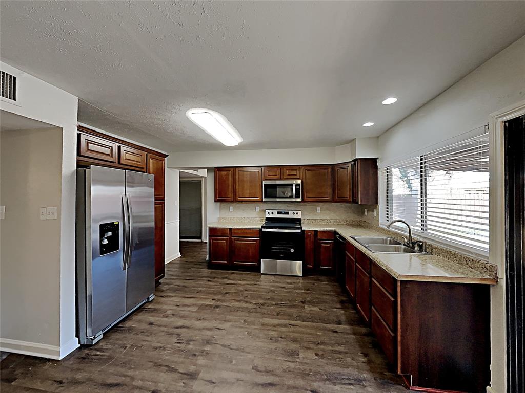 3522 Whitney Drive Property Photo 4