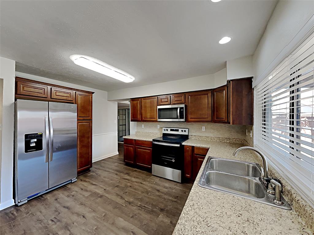 3522 Whitney Drive Property Photo 6