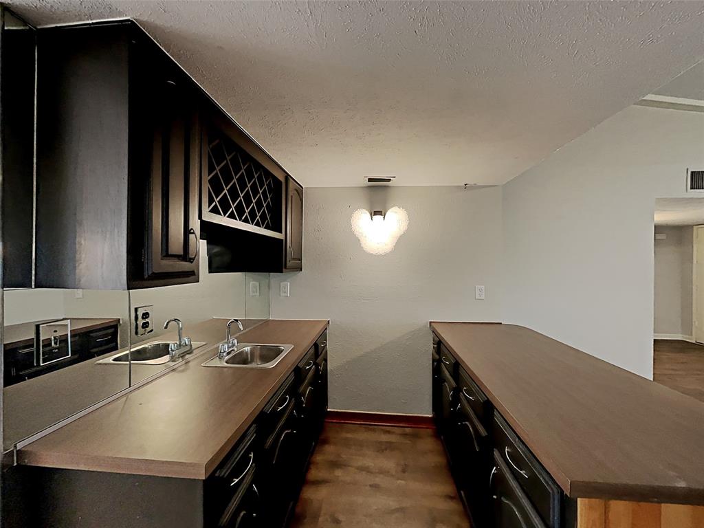 3522 Whitney Drive Property Photo 7