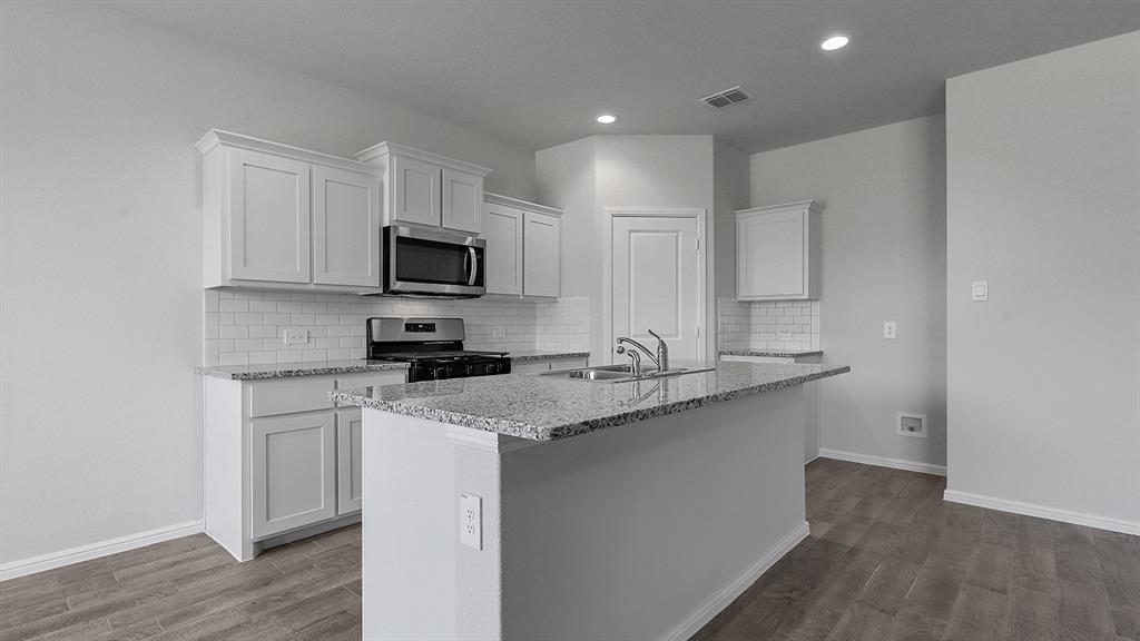 411 Sunday Silence Way Property Photo 4