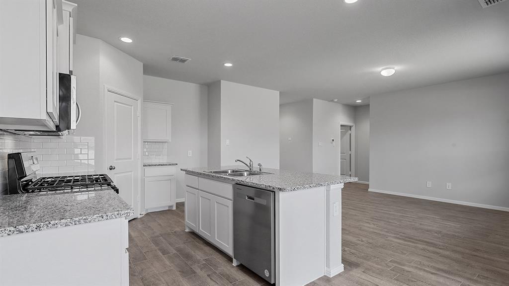 411 Sunday Silence Way Property Photo 5